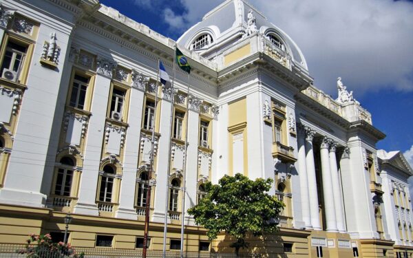 Fachada do Tribunal de Justiça de Pernambuco, no Recife.