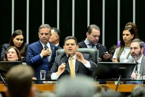 Congresso derruba veto à dosimetria e reabre disputa sobre execução penal