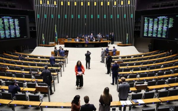 Imagem factual da notícia: Câmara aprova texto-base sobre restrições a condenados por pedofilia