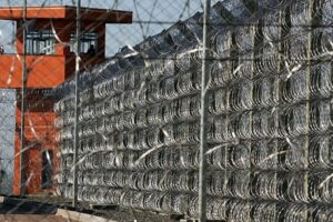 Lei amplia presídios federais para ataques contra agentes