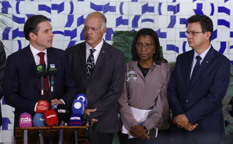 Sessão na Câmara dos Deputados sobre a PEC do fim da escala 6x1