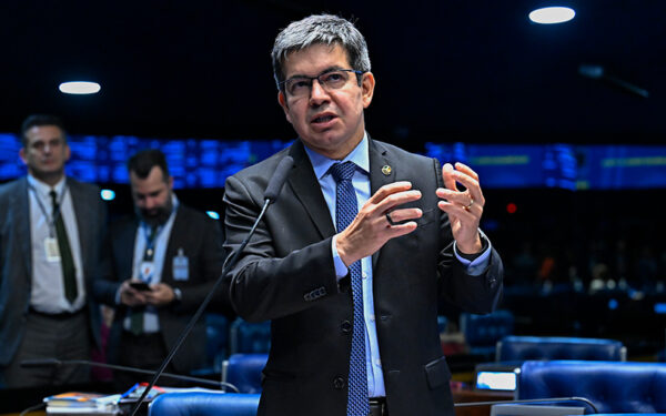 Senado adia para 19 de maio votação sobre isenção do Terceiro Setor
