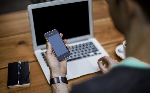 Celular furtado, empréstimo e Pix: banco terá de anular as operações