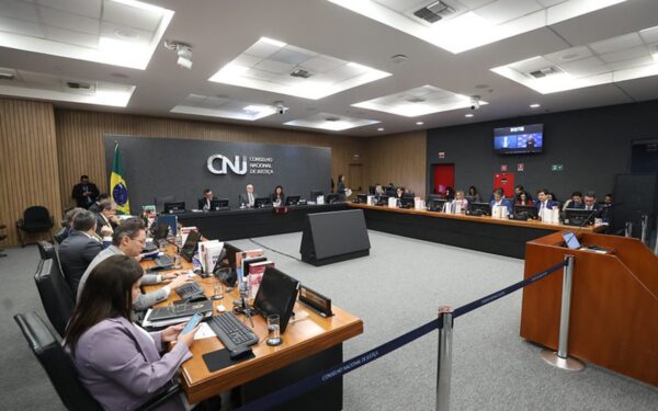 CNJ fixa alvará judicial individual para criança em conteúdo digital monetizado