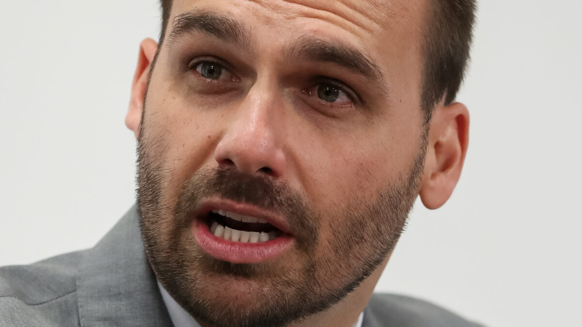 STF condena Eduardo Bolsonaro a 4 anos e 2 meses por coação no curso do processo