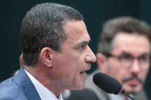 Maioridade penal aos 16 passa na CCJ e vai a comissão especial