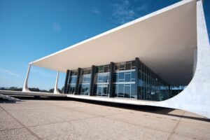 STF mantém teto de 35% para verbas de juízes e detalha exceções