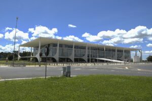 Lei 15.487/2026 cria a ronda virtual no art. 190-F do ECA e dispensa autorização judicial prévia