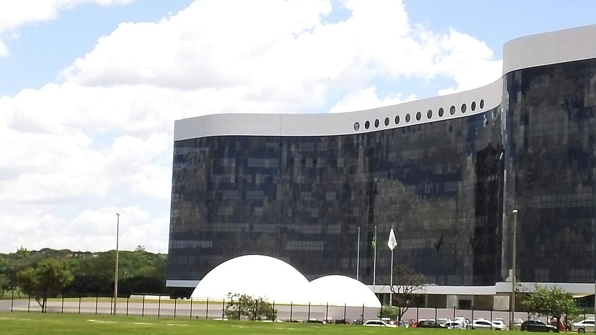 Portaria TSE 463/2026: plataformas com mais de 5 milhões de usuários têm até 16 de agosto para o plano de conformidade