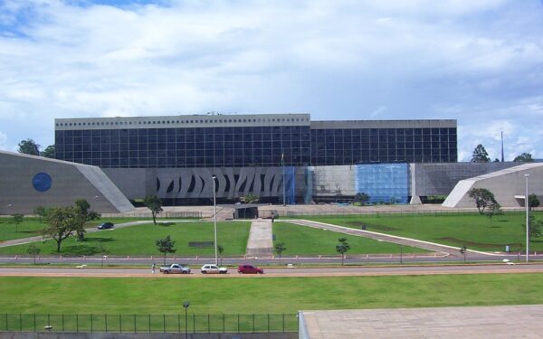 STJ exige detalhamento financeiro para conceder gratuidade de justiça a empresas